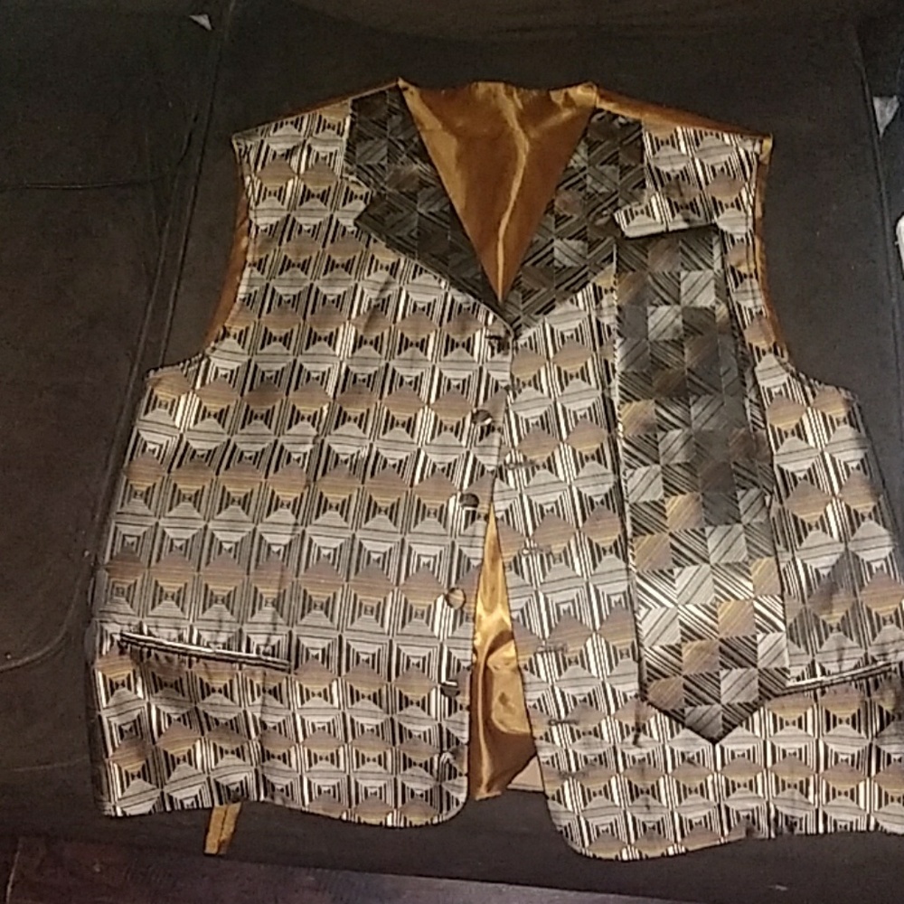 Vest with tie